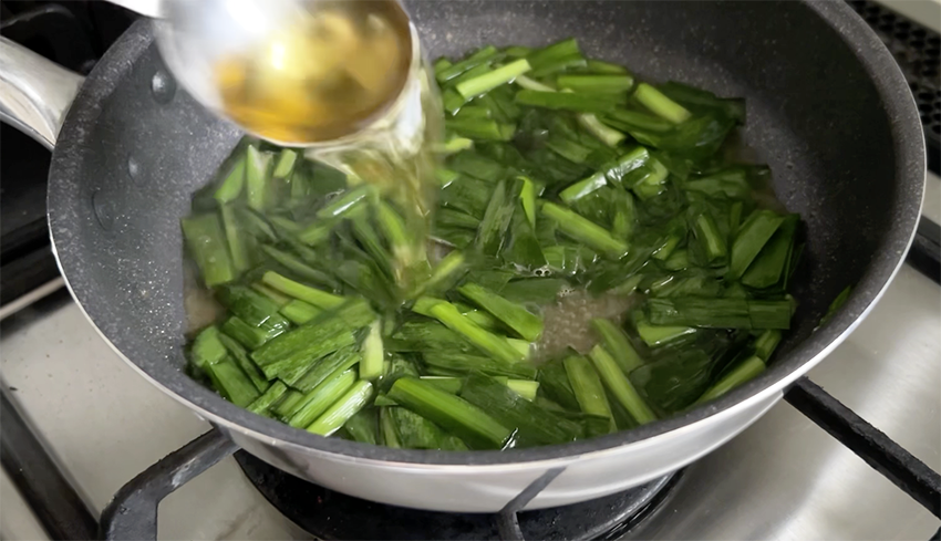 ニラ 卵 ごま油